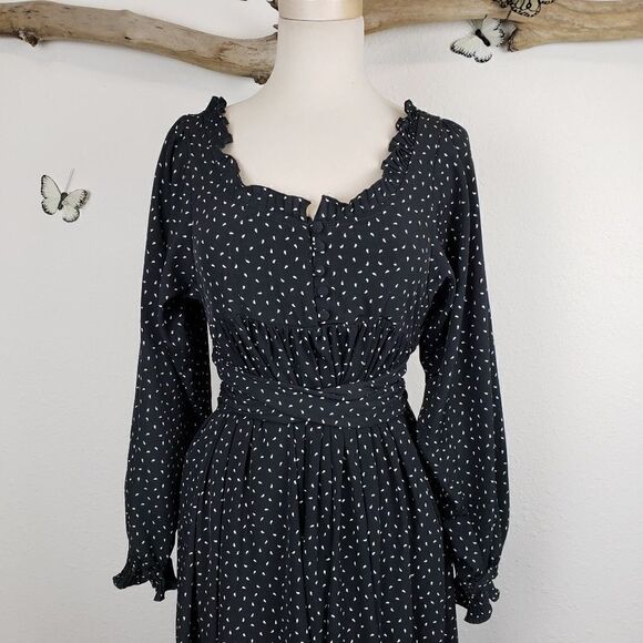 H&M black and white retro styled ruffled dress - Picture 8 of 8